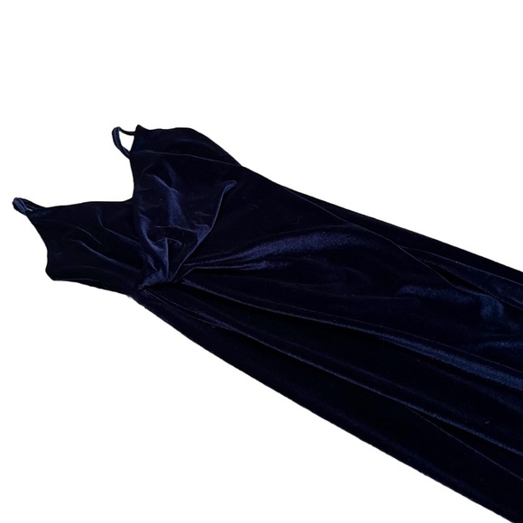 NWOT SHOWPO LOVING BLIND VELVET NAVY BLUE MIDI DRESS WITH SLIT SIZE SMALL - Picture 8 of 9